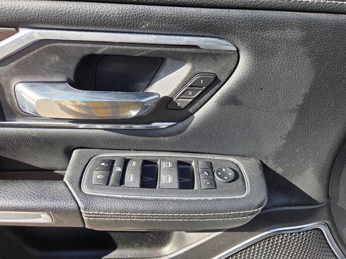 Used 2022 RAM 1500 Laramie AWD/4WD image 13