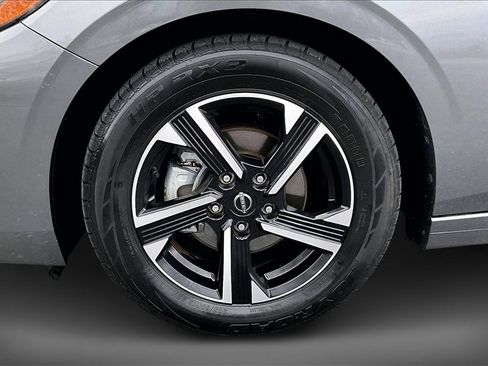 Used 2024 Nissan Sentra SV image 31