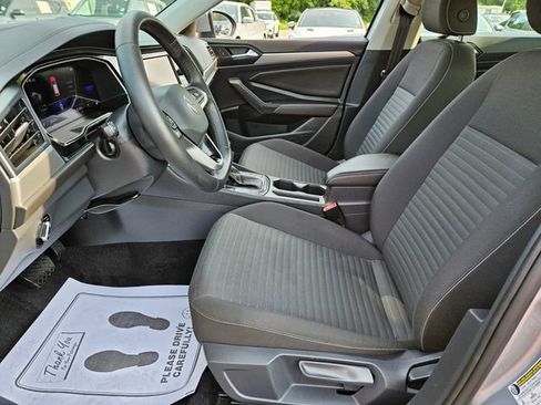 Used 2024 Volkswagen Jetta S image 8
