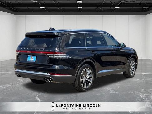 Certified 2026 Lincoln Aviator AWD image 5