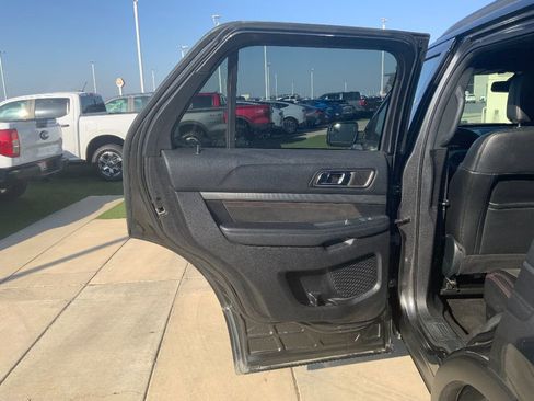 Used 2018 Ford Explorer XLT w/ Equipment Group 202A image 23