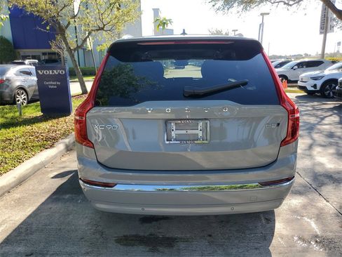 Certified 2025 Volvo XC90 B5 Core image 5