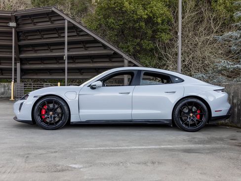 Certified 2024 Porsche Taycan GTS image 2