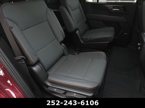 Used 2025 GMC Yukon AT4 w/ AT4 Premium Plus Package AWD/4WD image 38