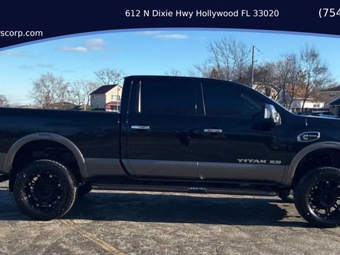 Used 2017 Nissan Titan Platinum Reserve image 6