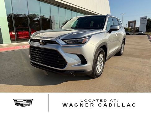 Used 2025 Toyota Grand Highlander AWD image 1