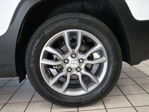 Used 2022 GMC Terrain SLT image 48