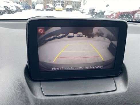 Used 2020 Toyota Yaris LE image 11