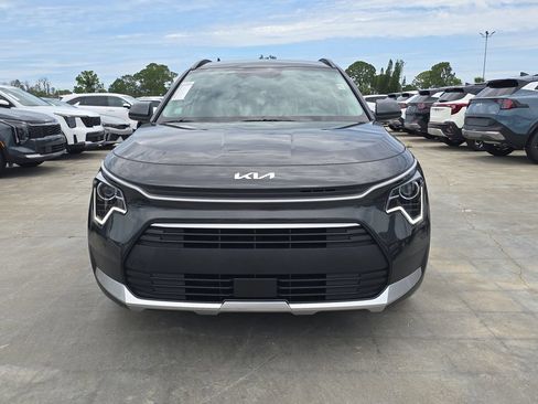 New 2026 Kia Niro EX FWD image 2