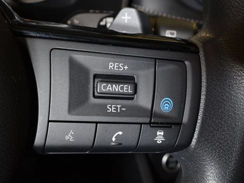 Used 2023 Nissan Rogue SV AWD/4WD image 19