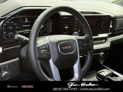 Certified 2025 GMC Sierra 1500 SLT w/ SLT Premium Package AWD/4WD image 17