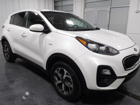 Used 2021 Kia Sportage LX AWD/4WD image 2