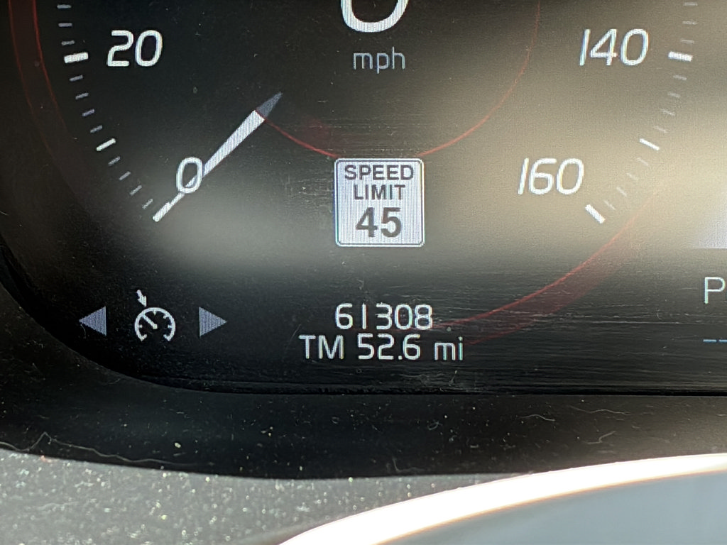 Used 2019 Volvo XC60 T6 Momentum w/ Multimedia Package AWD/4WD image 25