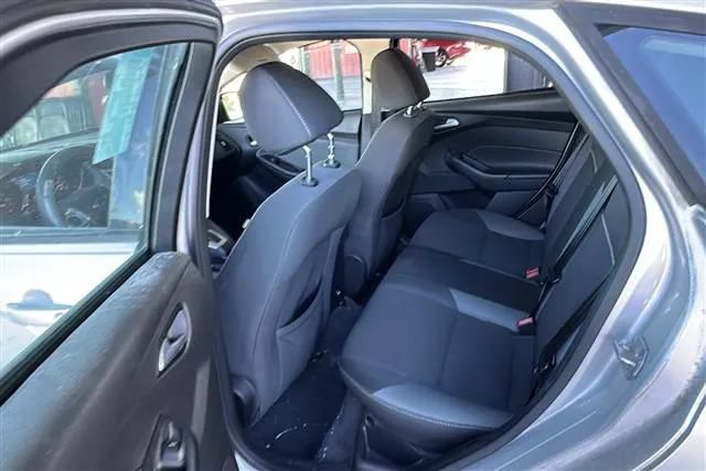 Used 2014 Ford Focus SE w/ Interior Protection Package FWD image 4
