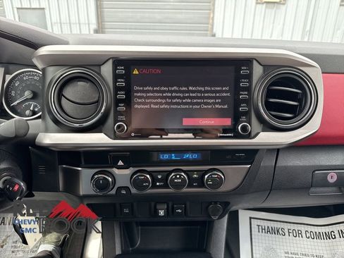 Used 2021 Toyota Tacoma SR5 AWD/4WD image 22