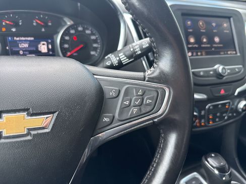 Used 2021 Chevrolet Equinox LT image 32