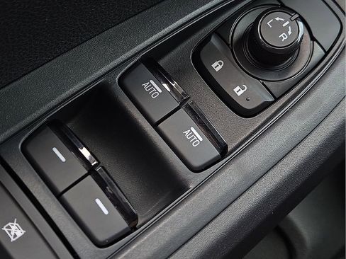 Certified 2025 Subaru Crosstrek 2.0i Premium AWD/4WD image 18