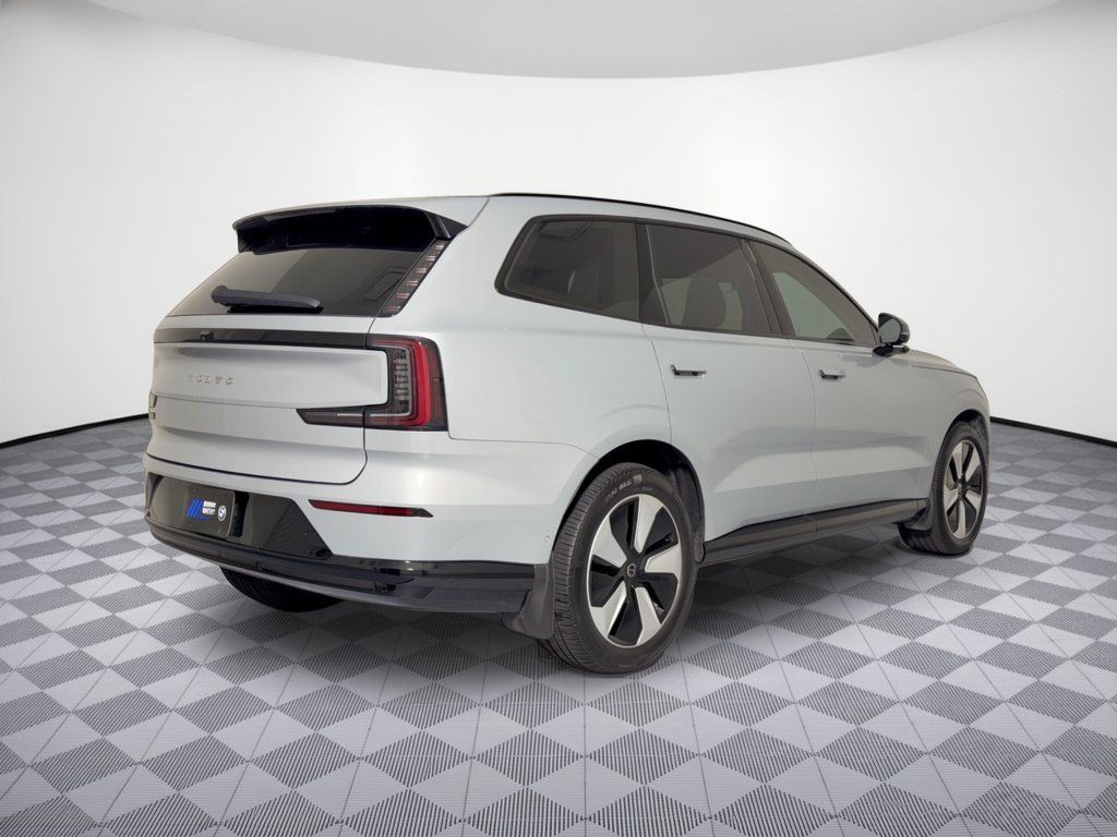 Used 2025 Volvo EX90 Ultra AWD/4WD image 9