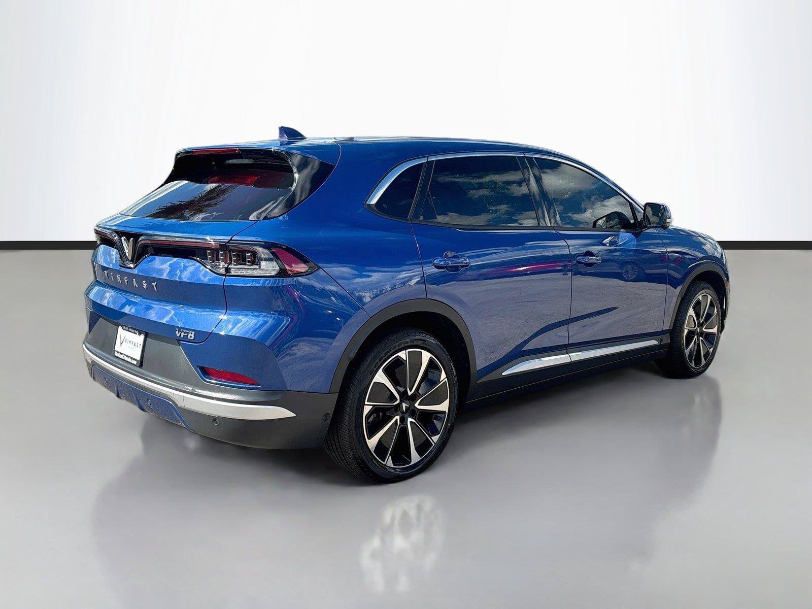 Used 2024 VinFast VF 8 Plus AWD/4WD image 7