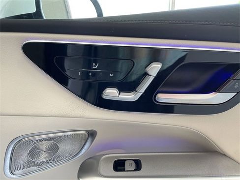 Used 2025 Mercedes-Benz GLC 300 4MATIC image 20