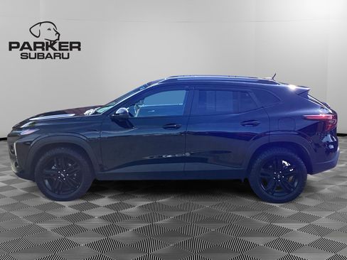 Used 2025 Chevrolet Trax ACTIV w/ Sunroof Package FWD image 2