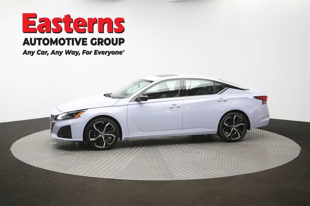 Used 2025 Nissan Altima 2.5 SR w/ SR Premium Package FWD image 59