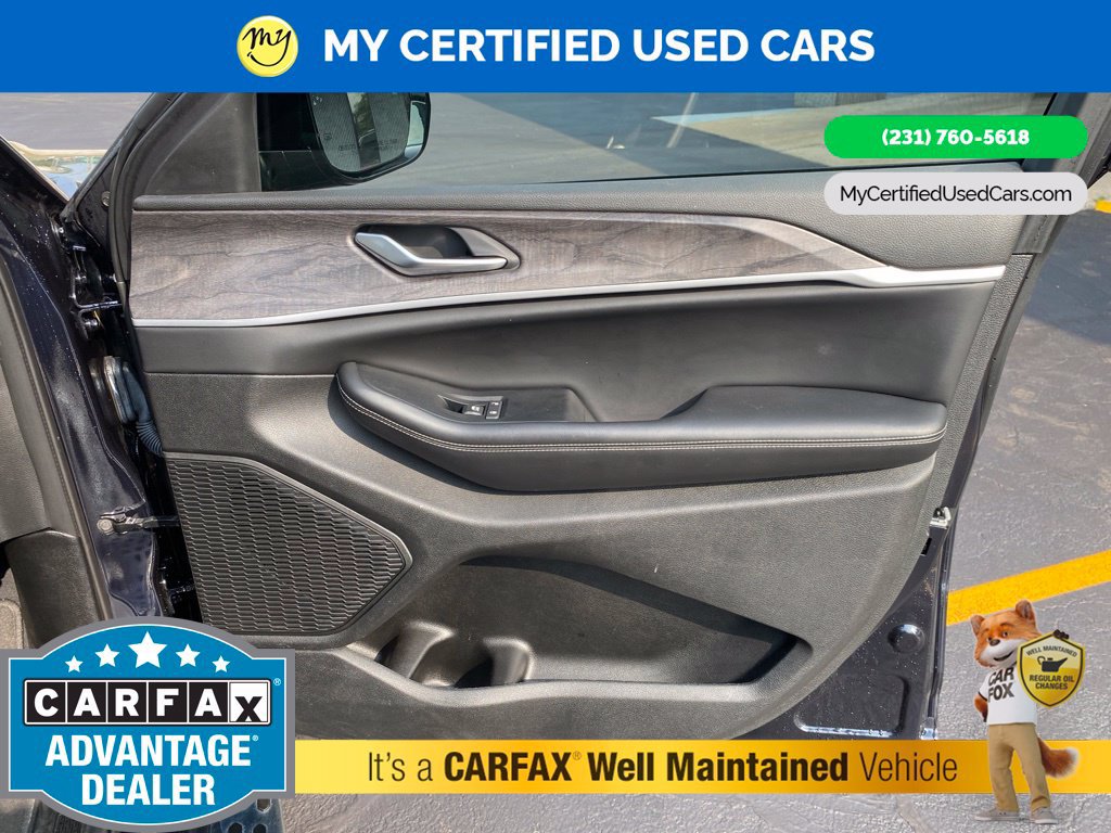 Used 2023 Jeep Grand Cherokee L Limited AWD/4WD image 25