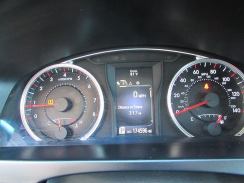 Used 2015 Toyota Camry SE FWD image 16