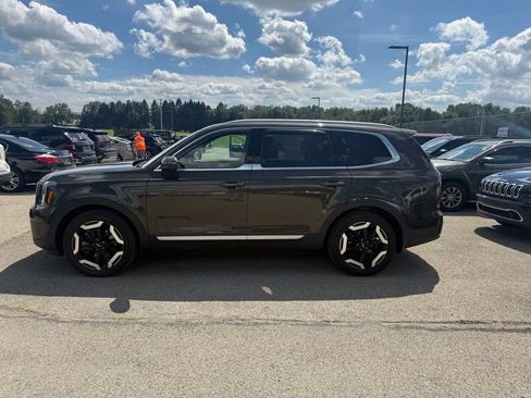Used 2023 Kia Telluride EX AWD/4WD image 19