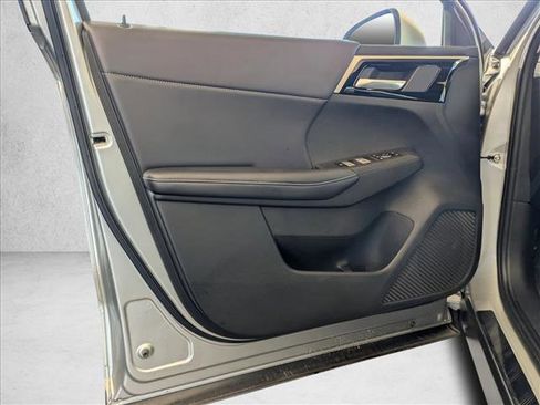 Used 2023 Mitsubishi Outlander SE image 14