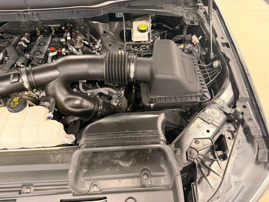 Used 2025 Ford F150 Lariat AWD/4WD image 32