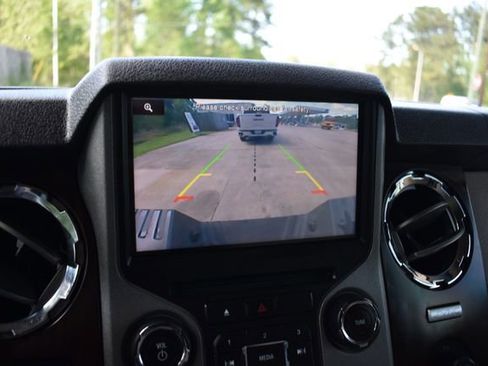 Used 2016 Ford F250 Lariat w/ Lariat Interior Package image 14