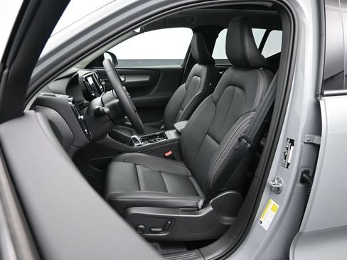 New 2025 Volvo XC40 B5 Ultra w/ Climate Package AWD/4WD image 22