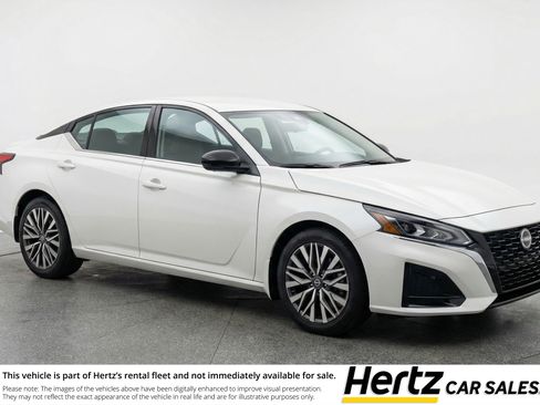 Used 2025 Nissan Altima 2.5 SV FWD image 1