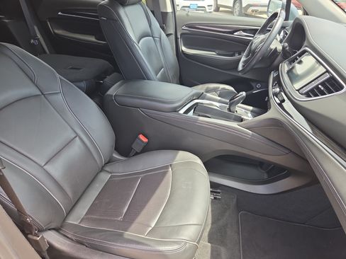 Used 2019 Buick Enclave Avenir w/ Avenir Technology Package FWD image 10