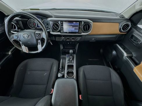Used 2020 Toyota Tacoma SR5 RWD image 10