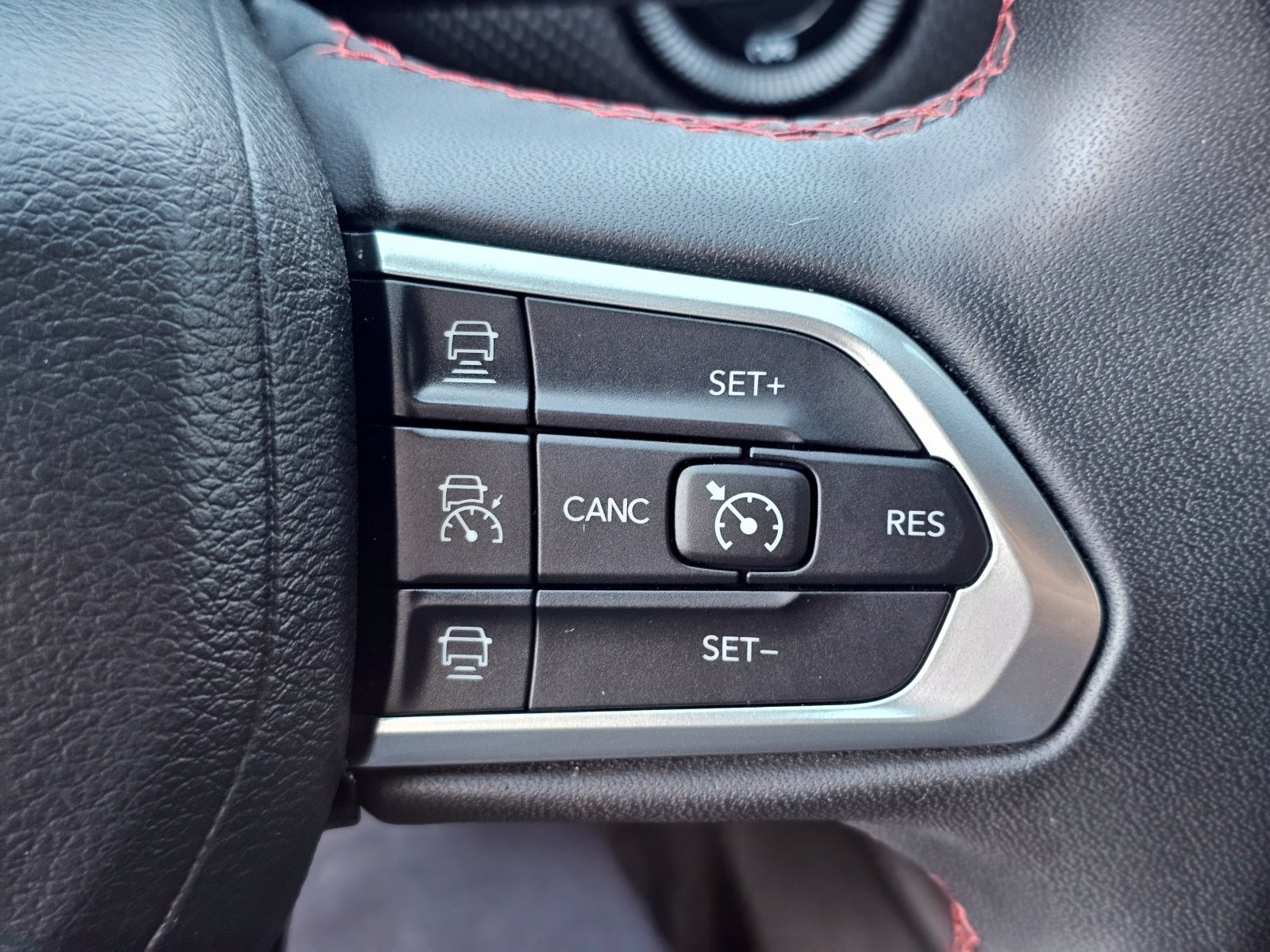 Used 2024 Jeep Compass Trailhawk AWD/4WD image 26