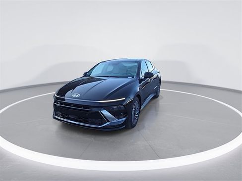 New 2025 Hyundai Sonata Limited image 4