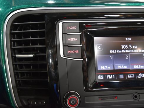 Used 2018 Volkswagen Beetle 2.0T image 28