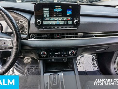 Used 2023 Mitsubishi Outlander SE image 43