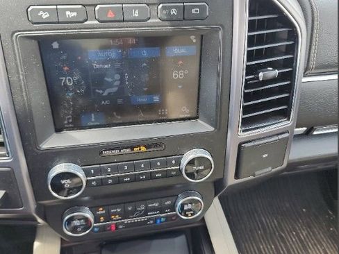 Used 2019 Ford Expedition Platinum AWD/4WD image 6