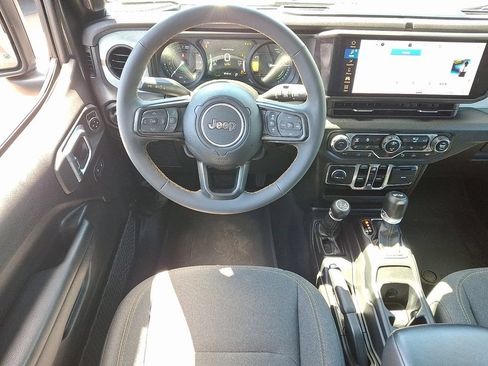 Used 2024 Jeep Wrangler Unlimited w/ Convenience Group AWD/4WD image 12