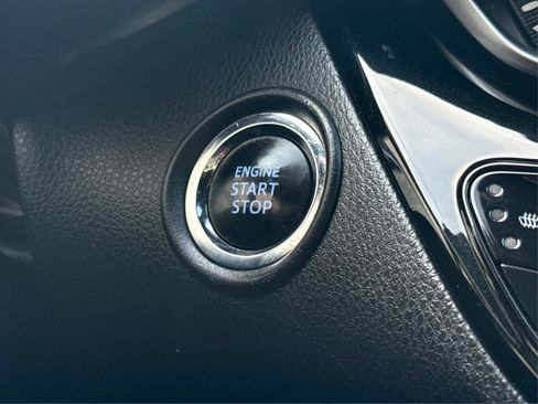 Used 2018 Toyota C-HR XLE FWD image 26