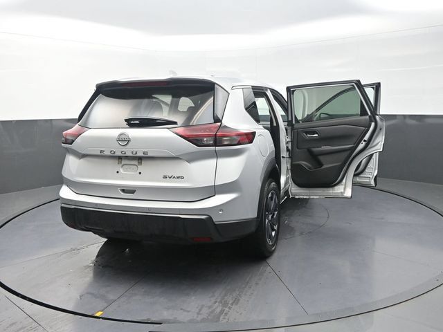 Used 2024 Nissan Rogue SV AWD/4WD image 44