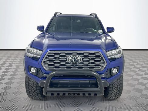 Used 2022 Toyota Tacoma TRD Off-Road w/ TRD Premium Off Road Package AWD/4WD image 2