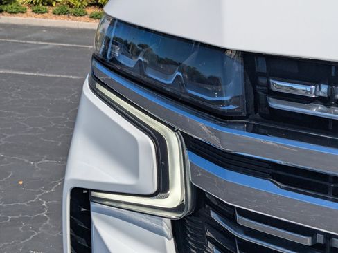 Used 2021 Chevrolet Tahoe Premier w/ Premium Package image 9