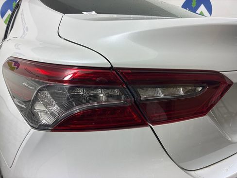 Used 2022 Toyota Camry XLE image 7