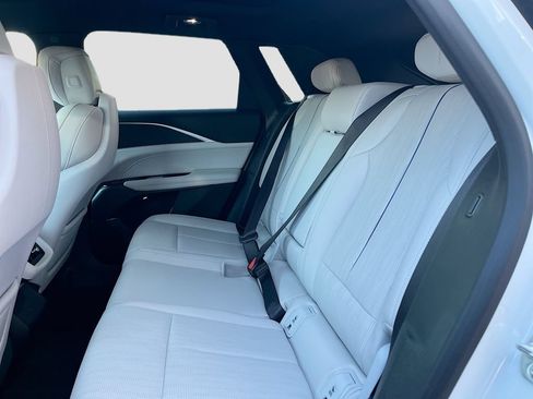 Used 2025 Cadillac Lyriq Luxury AWD/4WD image 26
