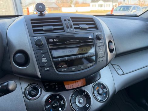 Used 2010 Toyota RAV4 Limited image 9