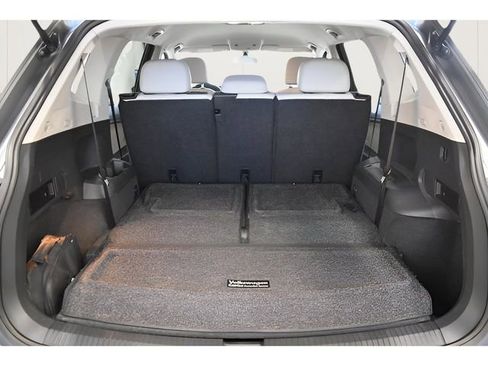 Used 2018 Volkswagen Tiguan SE w/ 3rd Row Seat Package AWD/4WD image 16